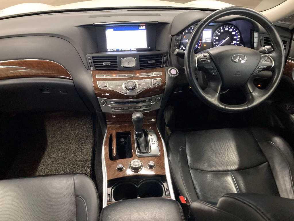 NISSAN FUGA