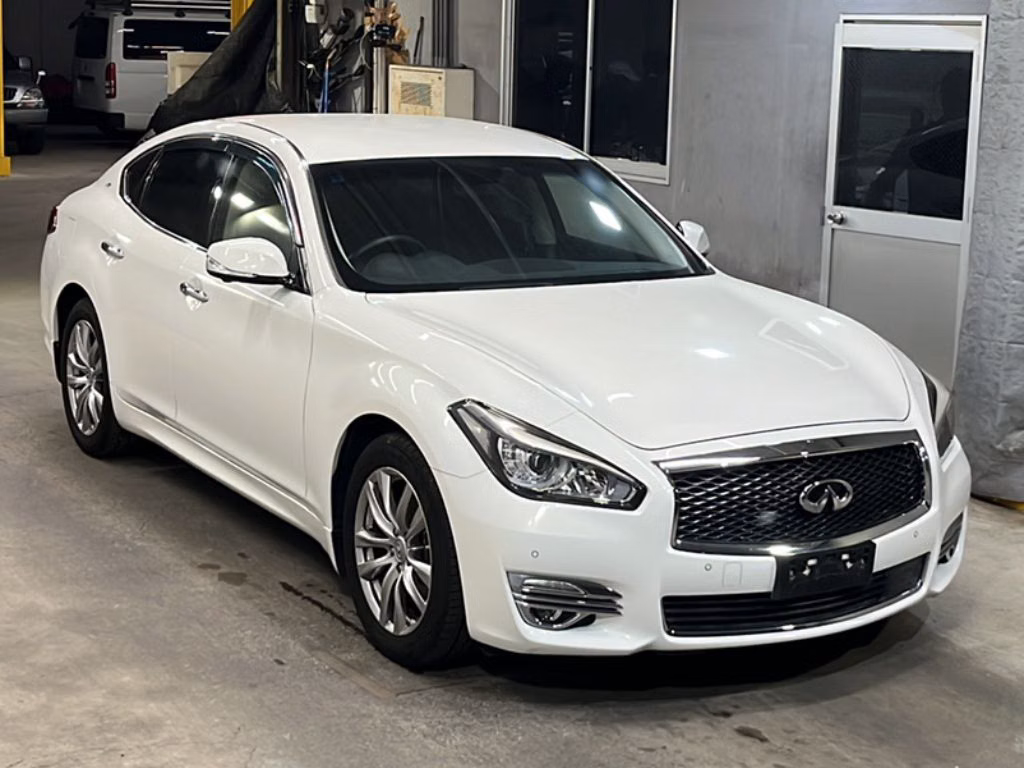 NISSAN FUGA