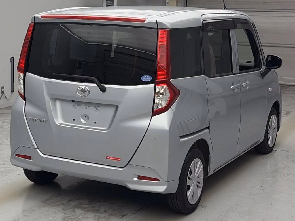 TOYOTA ROOMY