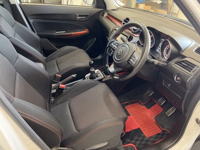SUZUKI SWIFT