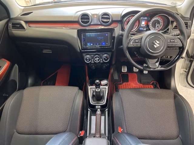 SUZUKI SWIFT