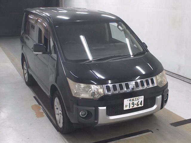 MITSUBISHI DELICA D:5