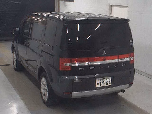 MITSUBISHI DELICA D:5