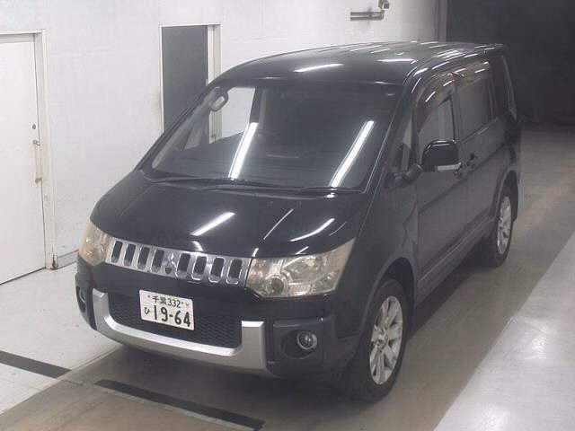 MITSUBISHI DELICA D:5