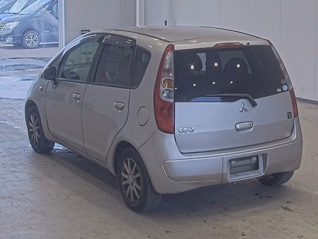 MITSUBISHI COLT