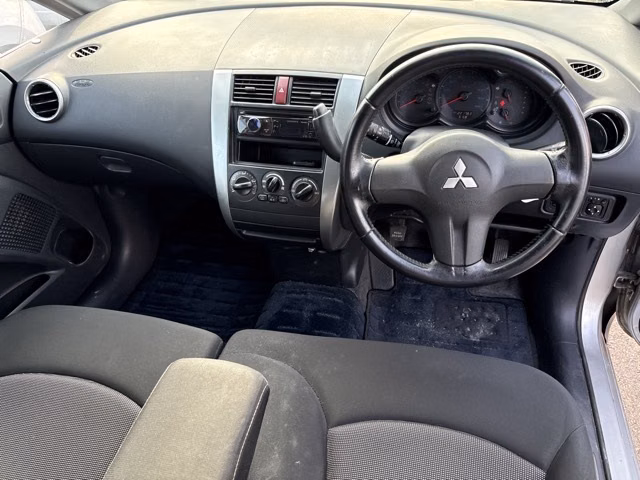 MITSUBISHI COLT