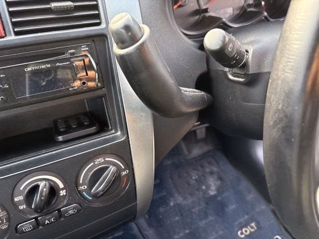 MITSUBISHI COLT