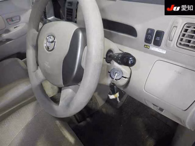 TOYOTA RAUM