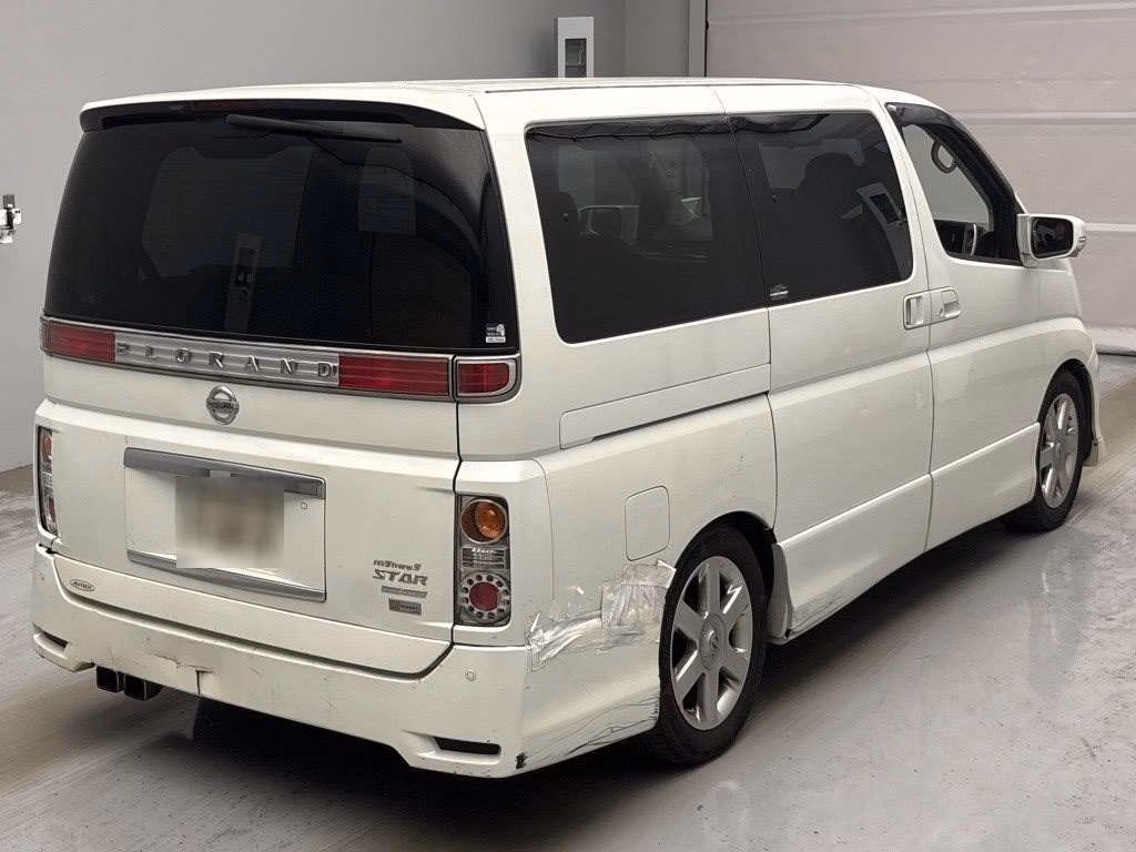 NISSAN ELGRAND