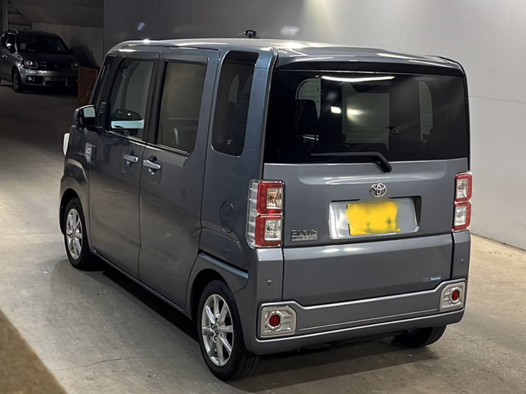 TOYOTA PIXIS MEGA