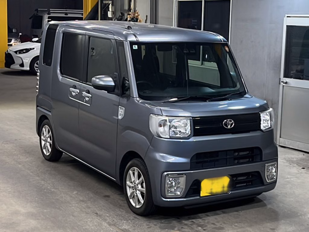TOYOTA PIXIS MEGA
