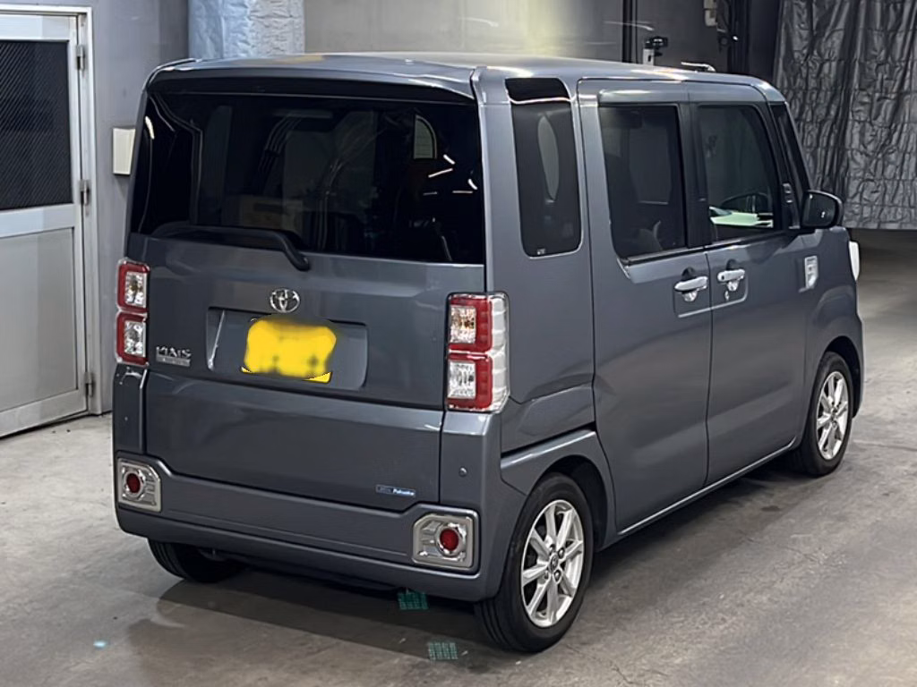 TOYOTA PIXIS MEGA