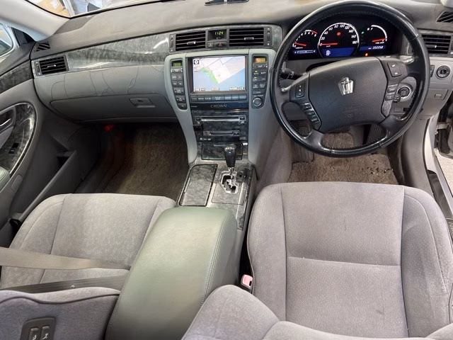 TOYOTA CROWN