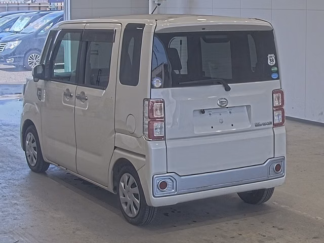 DAIHATSU WAKE