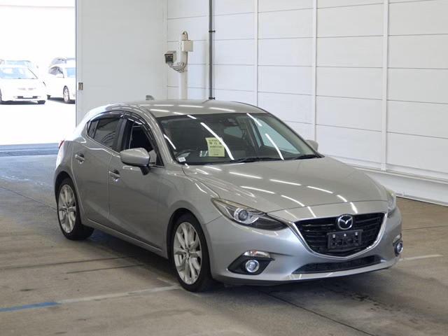 MAZDA AXELA