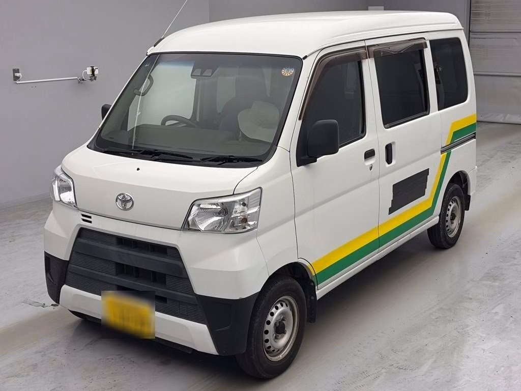 TOYOTA PIXIS VAN