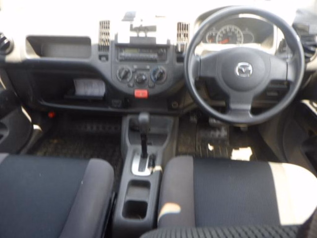 MAZDA FAMILIA