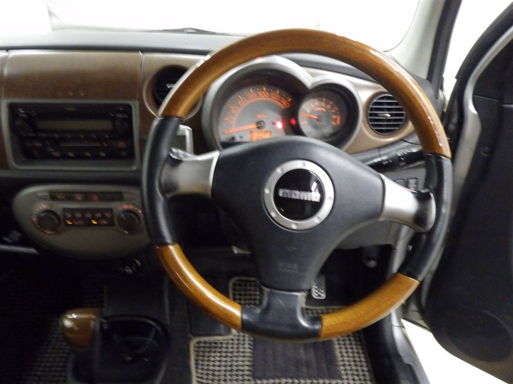 DAIHATSU MIRA GINO