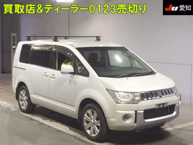 MITSUBISHI DELICA D:5
