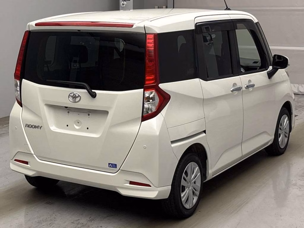 TOYOTA ROOMY