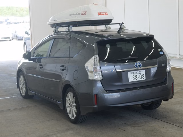 TOYOTA PRIUS ALPHA