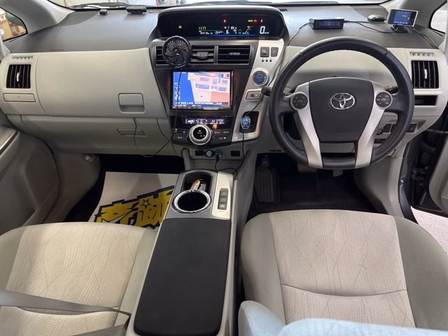 TOYOTA PRIUS ALPHA