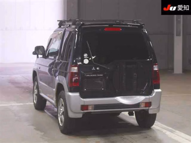 MITSUBISHI PAJERO MINI