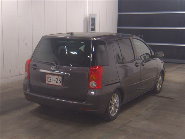 TOYOTA RAUM