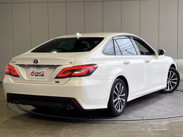 TOYOTA CROWN