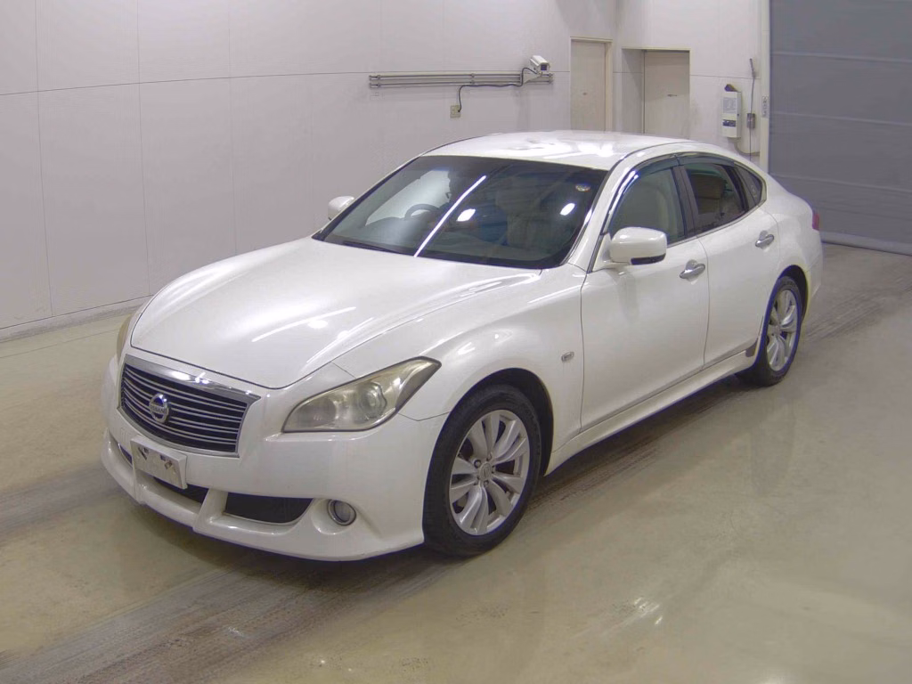 NISSAN FUGA