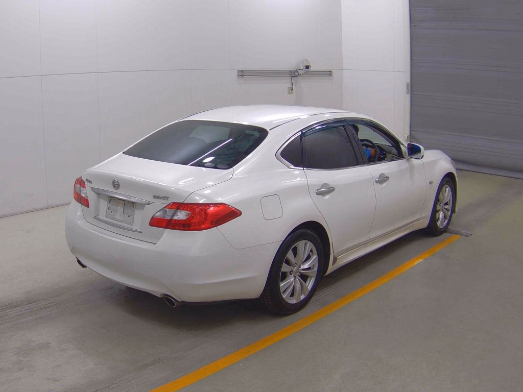 NISSAN FUGA