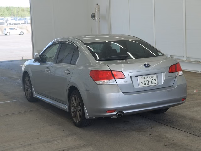 SUBARU LEGACY B4