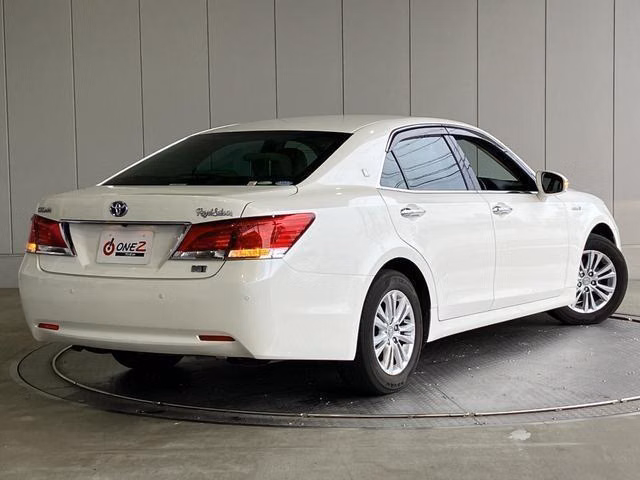 TOYOTA CROWN