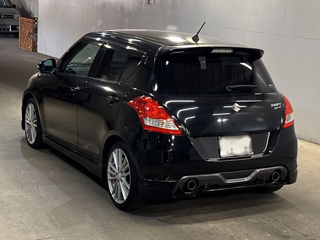 SUZUKI SWIFT