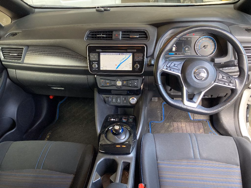 NISSAN LEAF