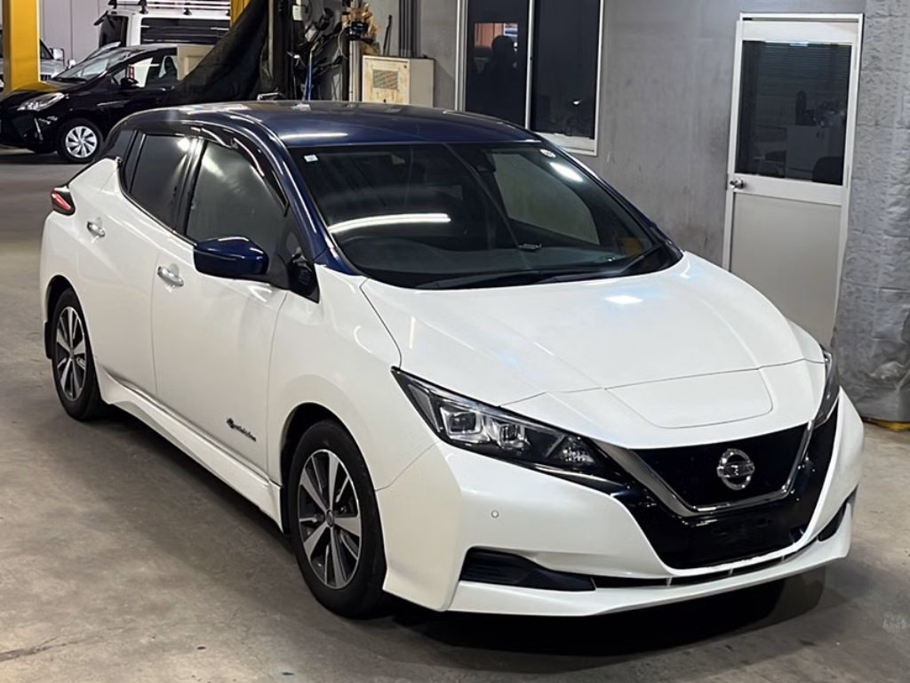 NISSAN LEAF