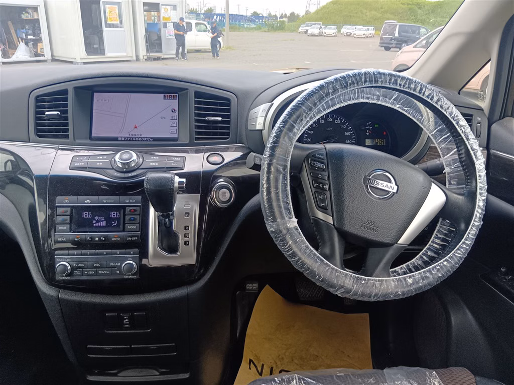 NISSAN ELGRAND