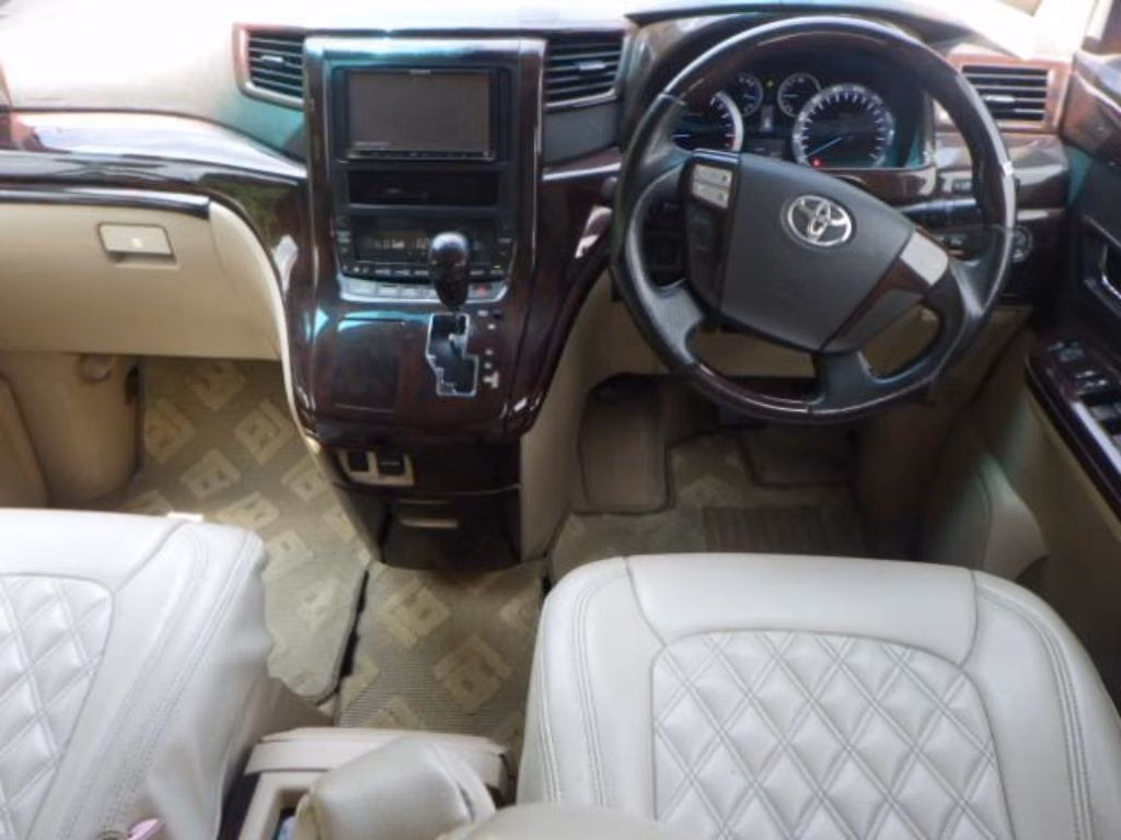 TOYOTA VELLFIRE