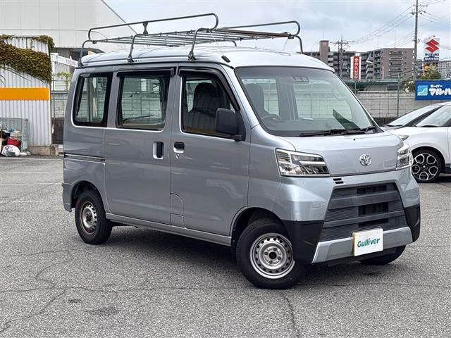 TOYOTA PIXIS VAN