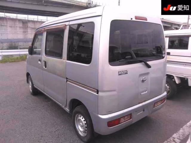 TOYOTA PIXIS VAN
