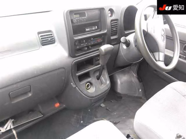 TOYOTA PIXIS VAN