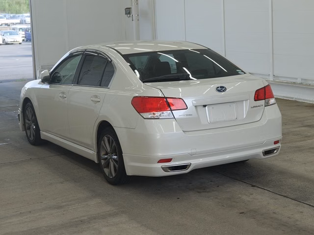 SUBARU LEGACY B4