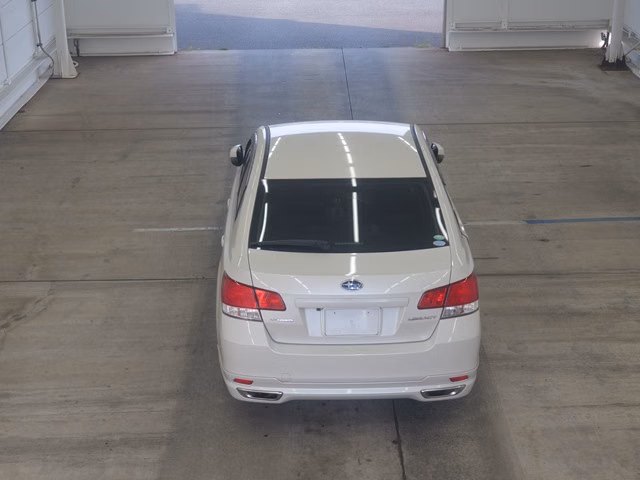 SUBARU LEGACY B4