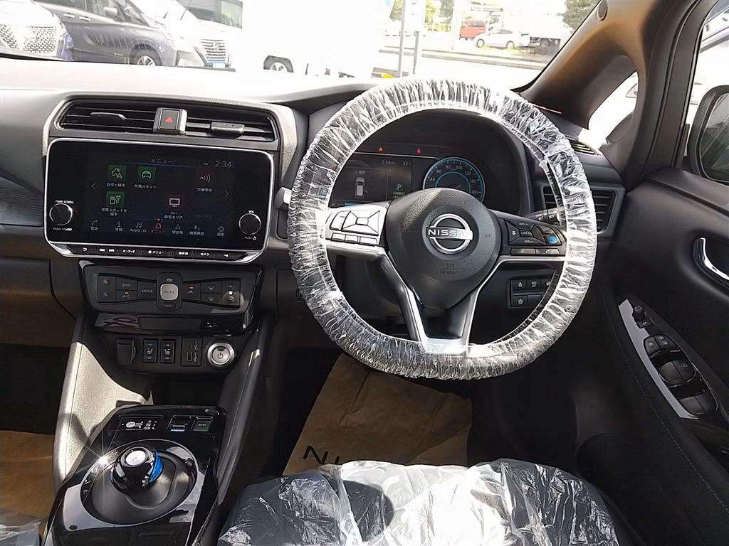 NISSAN LEAF