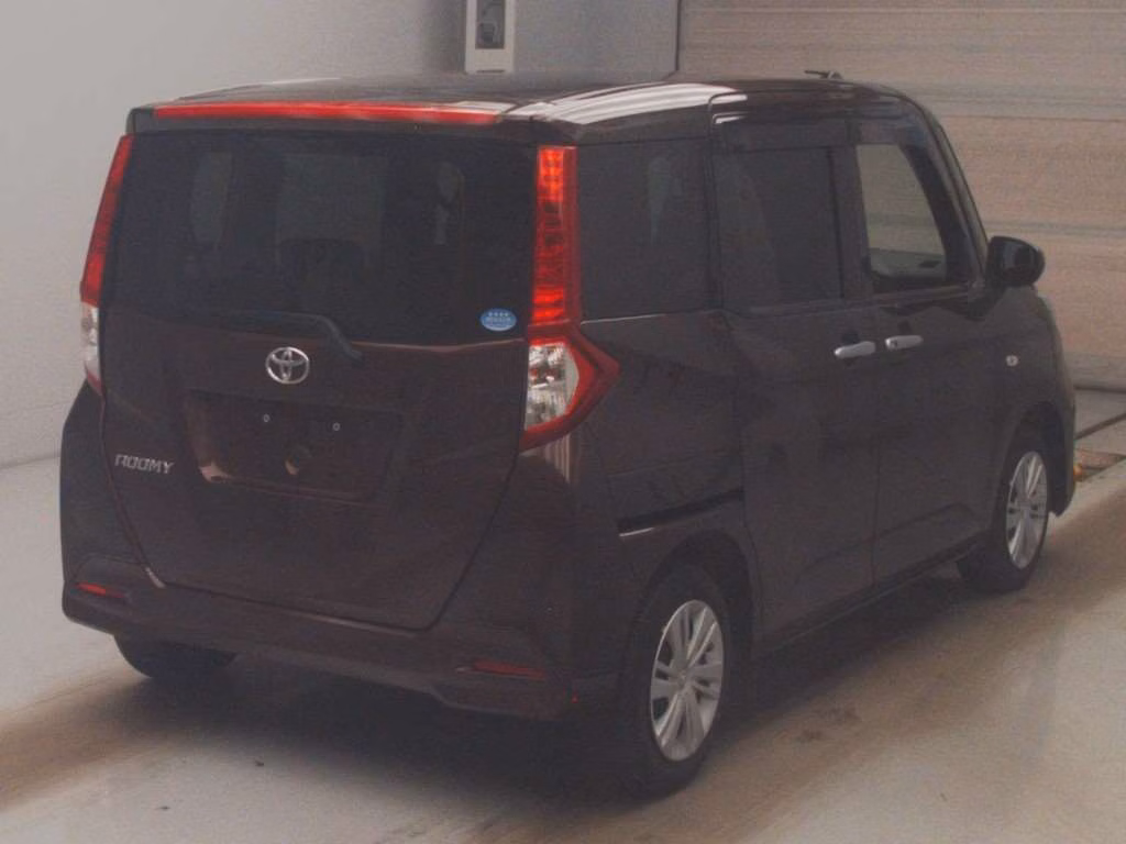 TOYOTA ROOMY