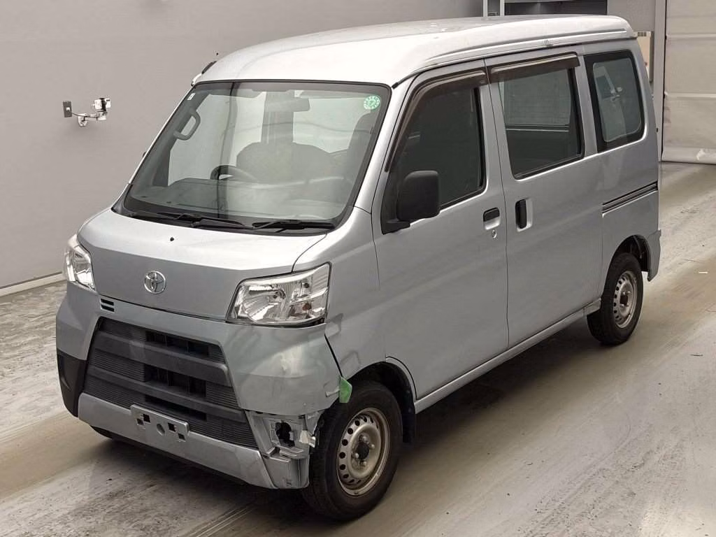 TOYOTA PIXIS VAN