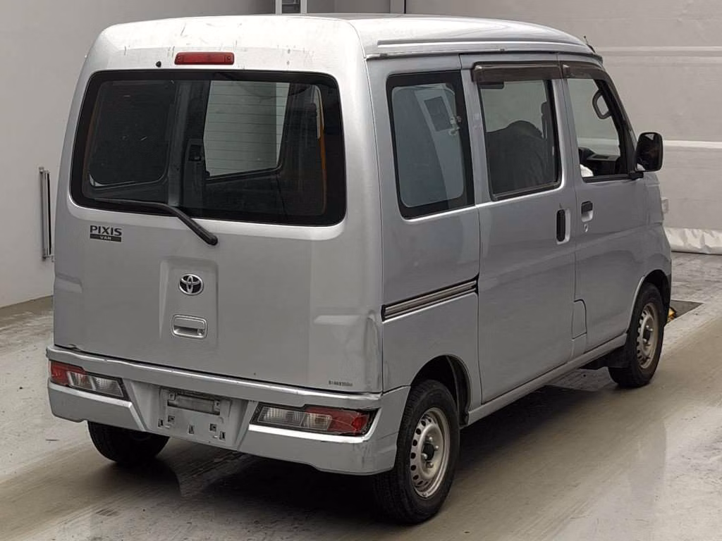 TOYOTA PIXIS VAN