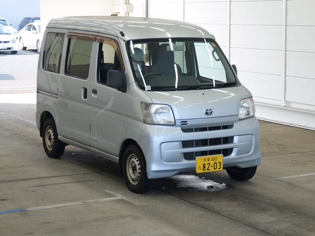 TOYOTA PIXIS VAN