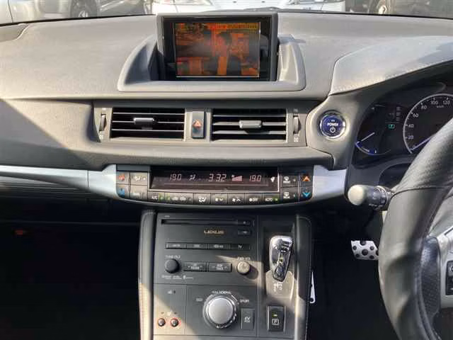 LEXUS CT200H