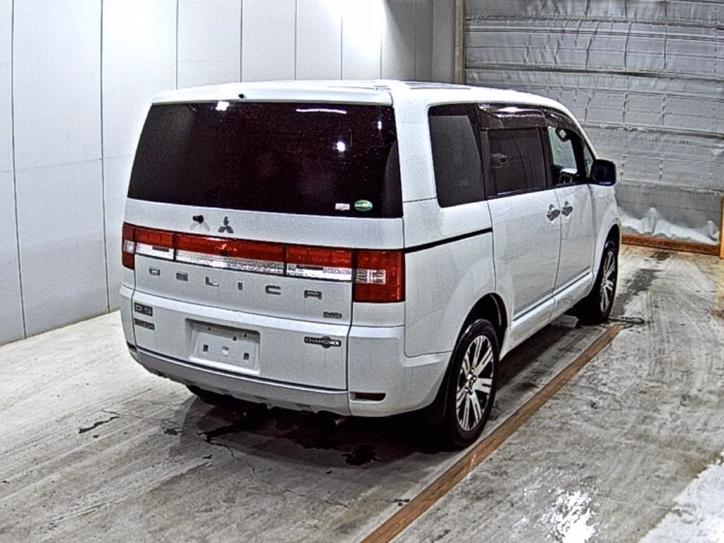 MITSUBISHI DELICA D:5